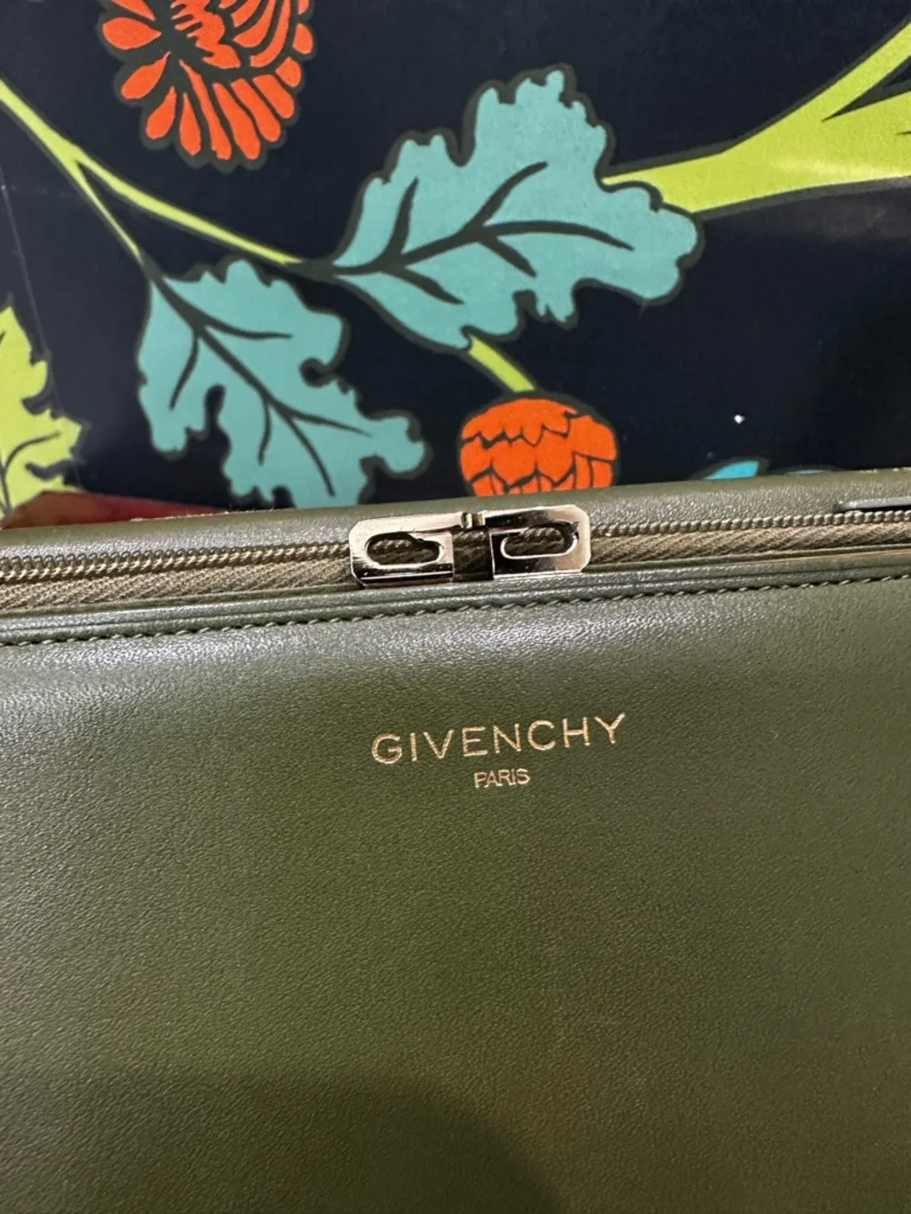 Vintage Givenchy Green Leather Kiss Lock Wallet Clutch Paris - Picture 10 of 13